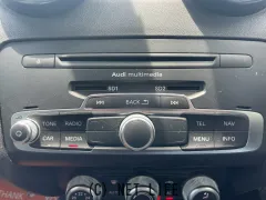 アウディ A1