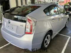 トヨタ プリウス