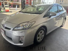 トヨタ プリウス