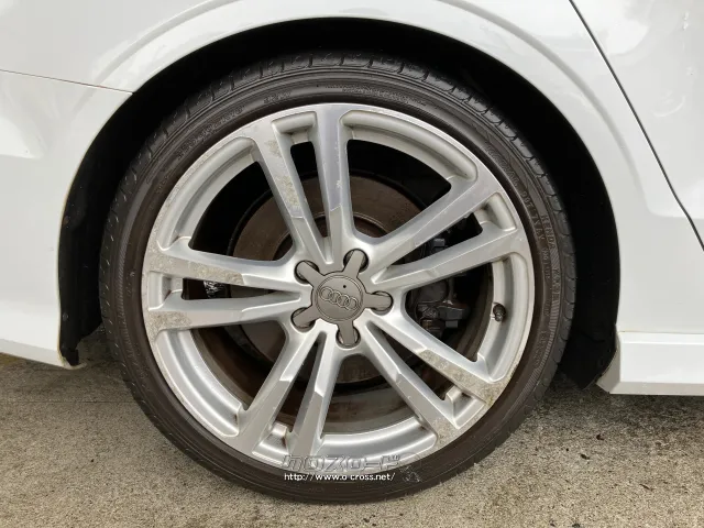 アウディ S3セダン