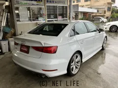 アウディ S3セダン