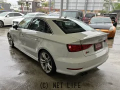 アウディ S3セダン
