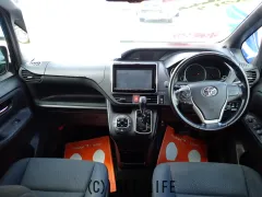 トヨタ ヴォクシー