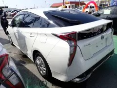 トヨタ プリウス