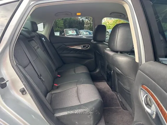 『TOTAL CAR SHOP FEEL』は、ボディーコーティングやフィルム施工等オプションも多数ご用意しております!! ☆★☆詳細は『FEEL』の元気なスタッフまで098-995-7141 日産 フーガ