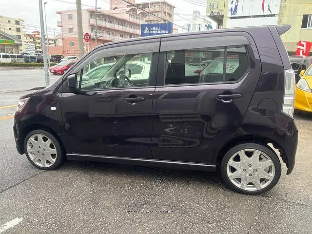 『TOTAL CAR SHOP FEEL』は、アンダーコートもお任せください。沖縄の錆からお車を守ります☆詳細は『FEEL』の元気なスタッフまで→ スズキ ワゴンR