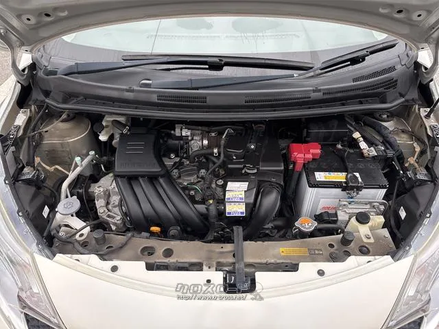 『TOTAL CAR SHOP FEEL』なら整備も板金塗装もお任せください!お客様のカーライフを充実サポート!☆★☆詳細は『FEEL』の元気なスタッフまで→098-995-7141にお電話ください♪ 日産 ノート
