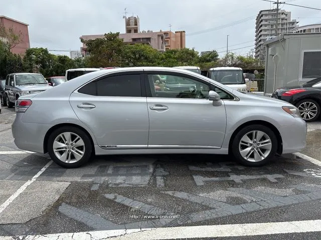 『TOTAL CAR SHOP FEEL』は、認証工場併設で整備もお任せください!!法定点検記録簿付き☆お問い合わせは『FEEL』の元気なスタッフまで!☆→098-995-7141にお電話ください♪♪ レクサス HS