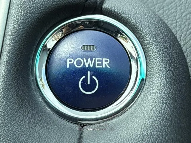 『TOTAL CAR SHOP FEEL』は、塩害コートもお任せください!!沖縄のサビから愛車を守ります☆★☆お問い合わせは『FEEL』の元気なスタッフまで→098-995-7141にお電話ください☆ レクサス HS