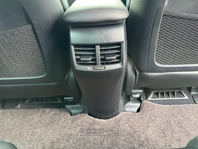 『TOTAL CAR SHOP FEEL』は、納車前にしっかり点検・整備!オイルやエレメント等も交換後、納車します!☆詳細は『FEEL』の元気なスタッフまで→098-995-7141にお電話ください♪ レクサス HS