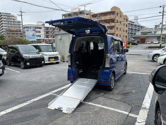 『TOTAL CAR SHOP FEEL』なら整備も板金塗装もお任せください!お客様のカーライフを充実サポート!☆★☆詳細は『FEEL』の元気なスタッフまで→098-995-7141にお電話ください♪ ホンダ N-BOX+