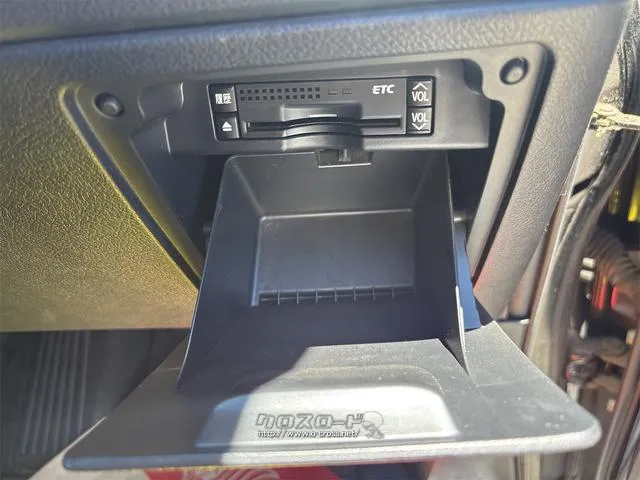 『TOTAL CAR SHOP FEEL』は、良質な買取車が続々入荷中!掲載以外にも在庫はございますので、ぜひ一度店舗にお越しください!詳細は『FEEL』の元気なスタッフまで→098-995-7141 トヨタ ヴォクシー