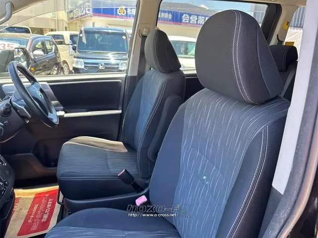 『TOTAL CAR SHOP FEEL』は、納車前にしっかり点検・整備!オイルやエレメント等も交換後、納車します!☆詳細は『FEEL』の元気なスタッフまで→098-995-7141にお電話ください♪ トヨタ ヴォクシー