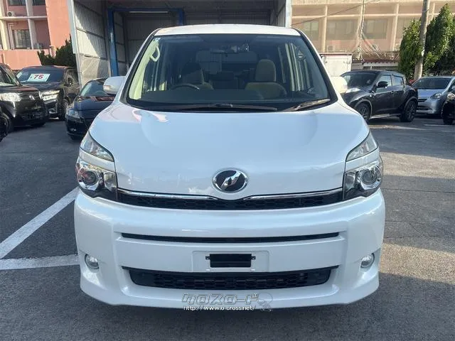 『TOTAL CAR SHOP FEEL』は、認証工場併設で整備もお任せください!!法定点検記録簿付き☆お問い合わせは『FEEL』の元気なスタッフまで!☆→098-995-7141にお電話ください♪♪ トヨタ ヴォクシー