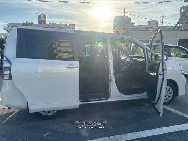 『TOTAL CAR SHOP FEEL』は、納車前にしっかり点検・整備!オイルやエレメント等も交換後、納車します!☆詳細は『FEEL』の元気なスタッフまで→098-995-7141にお電話ください♪ トヨタ ヴォクシー