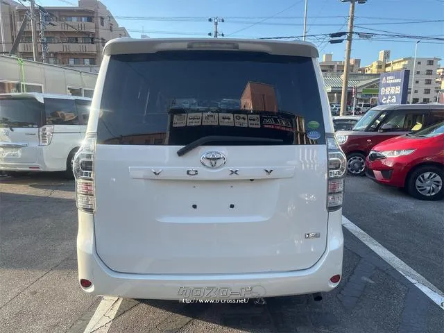 『TOTAL CAR SHOP FEEL』は、良質な買取車が続々入荷中!掲載以外にも在庫はございますので、ぜひ一度店舗にお越しください!詳細は『FEEL』の元気なスタッフまで→098-995-7141 トヨタ ヴォクシー