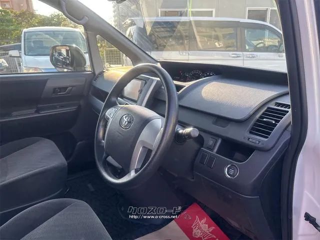 『TOTAL CAR SHOP FEEL』は、塩害コートもお任せください!!沖縄のサビから愛車を守ります☆★☆お問い合わせは『FEEL』の元気なスタッフまで→098-995-7141にお電話ください☆ トヨタ ヴォクシー