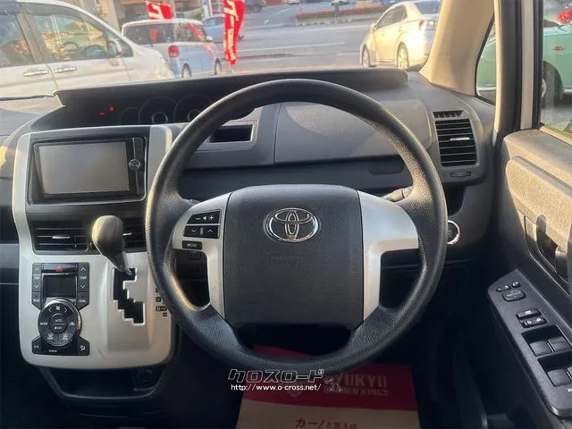 『TOTAL CAR SHOP FEEL』は車検も全力です!!整備や修理だけでもお気軽にお問い合わせください!!☆★☆詳細は『FEEL』の元気なスタッフまで→098-998-7141にお電話ください♪ トヨタ ヴォクシー