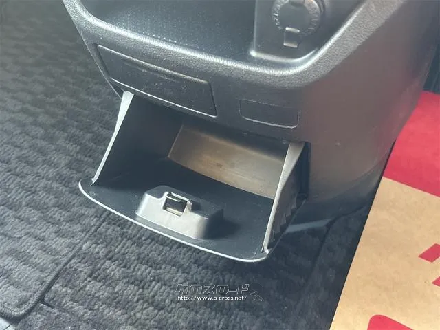 『TOTAL CAR SHOP FEEL』はナビ・オーディオも販売しております。お気に入りの一台を見つけて下さい!☆詳細は『FEEL』の元気なスタッフまで☆→098-995-7141にお電話ください♪ トヨタ ヴォクシー