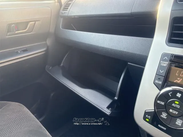 『FEEL』は、全車総額表示・第三者機関鑑定導入中・修復歴開示・走行管理システムで安心・安全をお届け!! ☆★☆詳細は『FEEL』の元気なスタッフまで♪♪♪→098-995-7141にお電話ください☆ トヨタ ヴォクシー