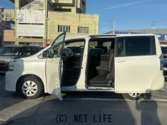 トヨタ ヴォクシー