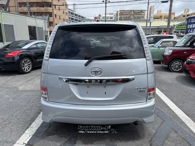 『TOTAL CAR SHOP FEEL』は、外装クリーニング&内装クリーニングでピカピカ納車!!☆★☆お問い合わせは『FEEL』の元気なスタッフまで!!→098-995-7141にお電話ください♪♪ トヨタ アイシス