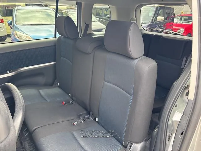 『TOTAL CAR SHOP FEEL』は、外装クリーニング&内装クリーニングでピカピカ納車!!☆★☆お問い合わせは『FEEL』の元気なスタッフまで!!→098-995-7141にお電話ください♪♪ トヨタ アイシス