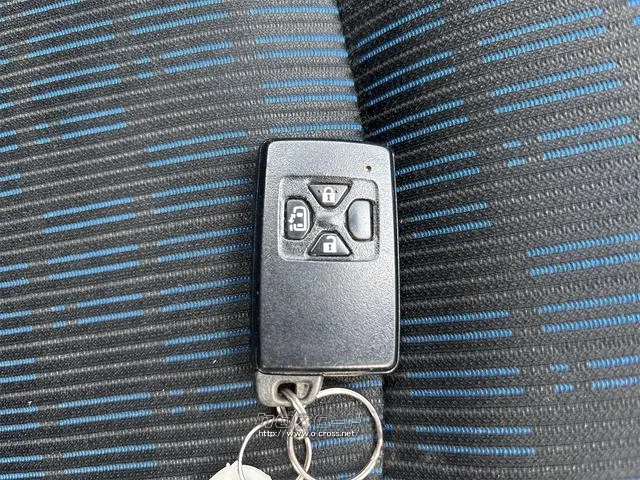 『TOTAL CAR SHOP FEEL』なら整備も板金塗装もお任せください!お客様のカーライフを充実サポート!☆★☆詳細は『FEEL』の元気なスタッフまで→098-995-7141にお電話ください♪ トヨタ アイシス