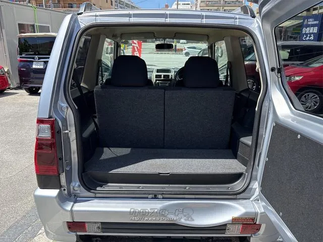 『TOTAL CAR SHOP FEEL』は、ボディーコーティングやフィルム施工等オプションも多数ご用意しております!! ☆★☆お問い合わせは『FEEL』の元気なスタッフまで→098-9957141☆ 三菱 パジェロミニ