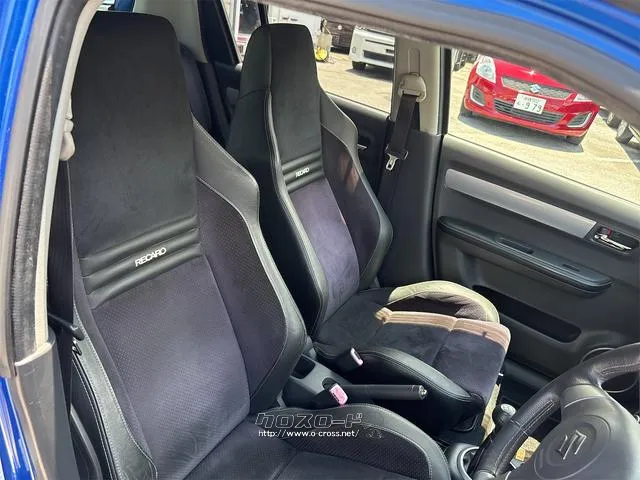 『TOTAL CAR SHOP FEEL』は、ボディーコーティングやフィルム施工等オプションも多数ご用意しております!! ☆★☆お問い合わせは『FEEL』の元気なスタッフまで→098-9957141☆ スズキ スイフト