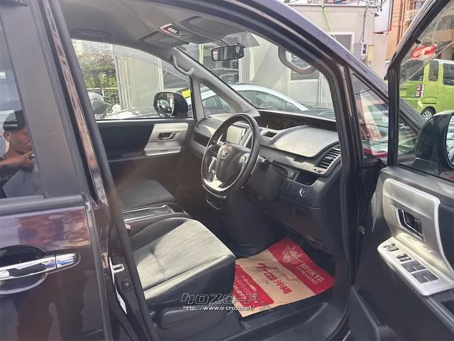 『TOTAL CAR SHOP FEEL』の在庫をご覧頂きまして誠に有難うございます!!是非ご来店して頂き、実際にご覧になって頂ければと思います。皆様のご連絡をスタッフ一同、心よりお待ちしております! トヨタ ヴォクシー
