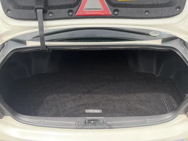 『TOTAL CAR SHOP FEEL』なら整備も板金塗装もお任せください!お客様のカーライフを充実サポート!☆★☆詳細は『FEEL』の元気なスタッフまで→098-995-7141にお電話ください♪ トヨタ クラウンアスリート