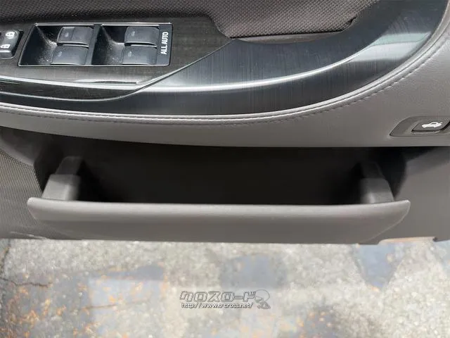 『TOTAL CAR SHOP FEEL』は、納車前にしっかり点検・整備!オイルやエレメント等も交換後、納車します!☆詳細は『FEEL』の元気なスタッフまで→098-995-7141にお電話ください♪ トヨタ クラウンアスリート