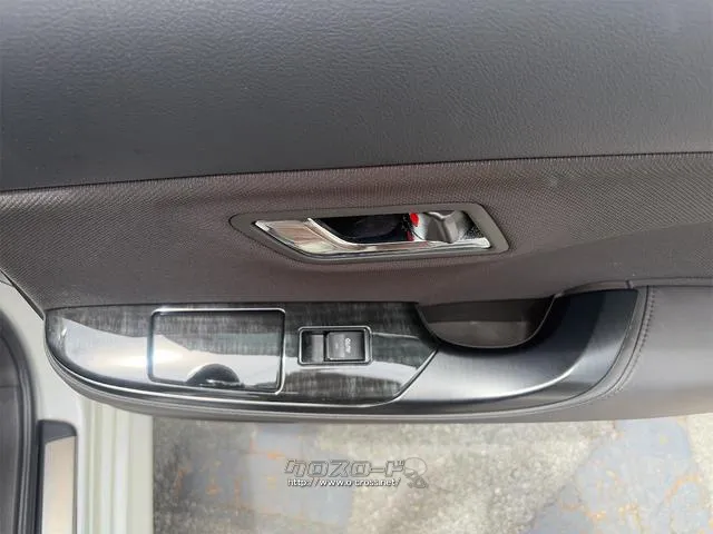 『TOTAL CAR SHOP FEEL』はナビ・オーディオも販売しております。お気に入りの一台を見つけて下さい!☆詳細は『FEEL』の元気なスタッフまで☆→098-995-7141にお電話ください♪ トヨタ クラウンアスリート