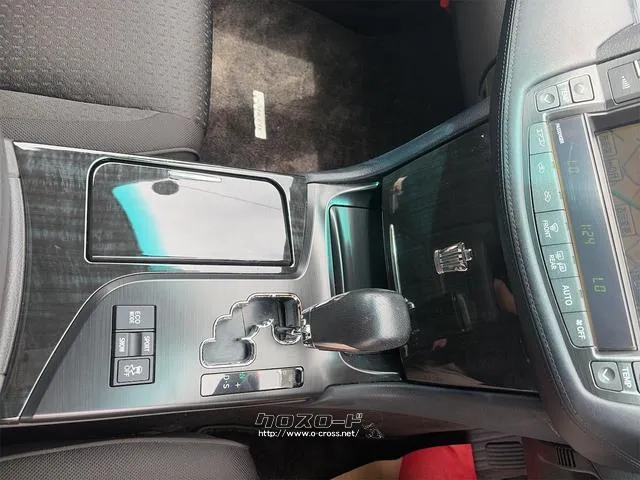 『TOTAL CAR SHOP FEEL』は、外装クリーニング&内装クリーニングでピカピカ納車!!☆★☆お問い合わせは『FEEL』の元気なスタッフまで!!→098-995-7141にお電話ください♪♪ トヨタ クラウンアスリート