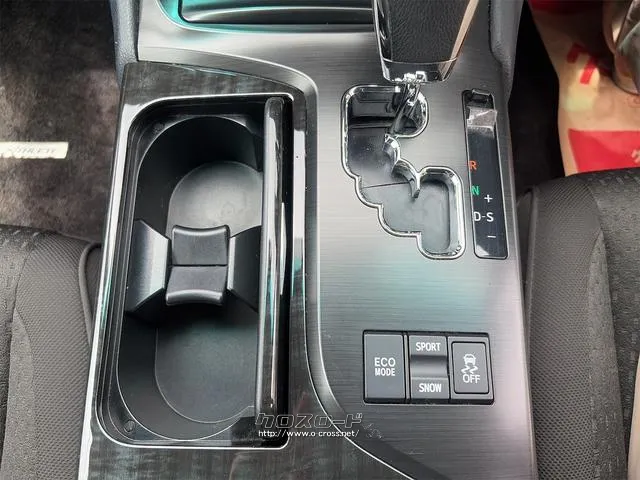 『TOTAL CAR SHOP FEEL』は、ハンドルカバーやアクセサリー、ホイール等の販売も充実!お客様のカーライフを全力サポート☆詳細は『FEEL』の元気なスタッフまで→098-995-7141♪ トヨタ クラウンアスリート