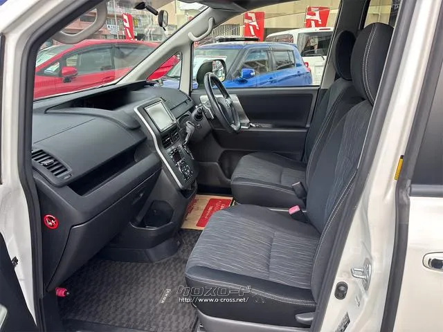 『TOTAL CAR SHOP FEEL』は、良質な買取車が続々入荷中!掲載以外にもありますので、ぜひ一度覗いてみて下さい!☆詳細は『FEEL』の元気なスタッフまで→0078-6042-5806☆ トヨタ ヴォクシー