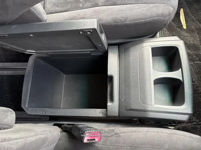 『TOTAL CAR SHOP FEEL』なら整備も板金塗装もお任せください!お客様のカーライフを充実サポート!☆★☆詳細は『FEEL』の元気なスタッフまで→098-995-7141にお電話ください♪ トヨタ アルファード