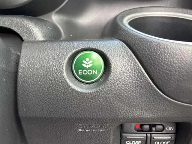 『FEEL』は、全車総額表示・第三者機関鑑定導入中・修復歴開示・走行管理システムで安心・安全をお届け!! ☆★☆詳細は『FEEL』の元気なスタッフまで♪♪♪→098-995-7141にお電話ください☆ ホンダ N-BOX
