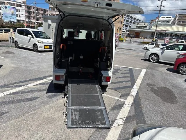 『TOTAL CAR SHOP FEEL』は、外装クリーニング&内装クリーニングでピカピカ納車!!☆★☆お問い合わせは『FEEL』の元気なスタッフまで!!→098-995-7141にお電話ください♪♪ スズキ エブリイワゴン