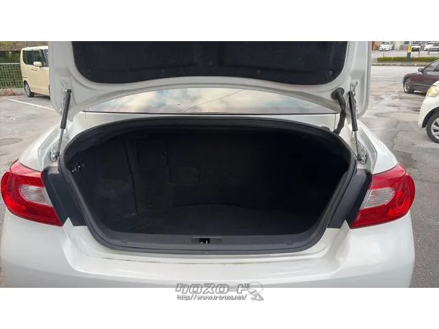 『TOTAL CAR SHOP FEEL』は、認証工場併設で整備もお任せください!!法定点検記録簿付き☆お問い合わせは『FEEL』の元気なスタッフまで!☆→098-995-7141にお電話ください♪♪ 日産 フーガハイブリッド