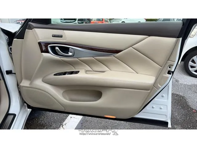『TOTAL CAR SHOP FEEL』は、外装クリーニング&内装クリーニングでピカピカ納車!!☆★☆お問い合わせは『FEEL』の元気なスタッフまで!!→098-995-7141にお電話ください♪♪ 日産 フーガハイブリッド