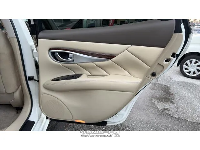 『TOTAL CAR SHOP FEEL』は車検も全力です!!整備や修理だけでもお気軽にお問い合わせください!!☆★☆詳細は『FEEL』の元気なスタッフまで→098-998-7141にお電話ください♪ 日産 フーガハイブリッド