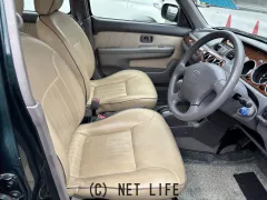 光岡自動車 ビュート