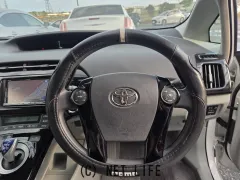 トヨタ プリウス