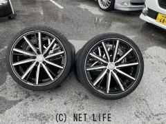 ホイール・タイヤ 20インチ