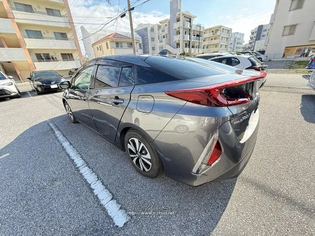 お気軽にお問い合わせください。 トヨタ プリウスPHV