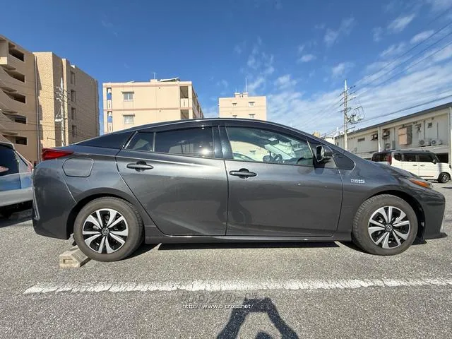 お気軽にお問い合わせください。 トヨタ プリウスPHV