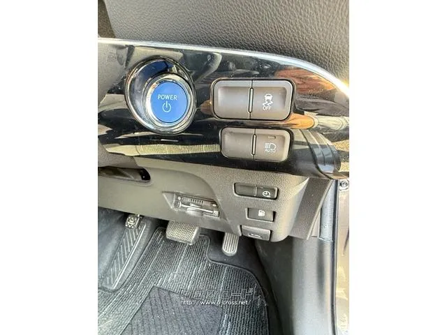 お気軽にお問い合わせください。 トヨタ プリウスPHV