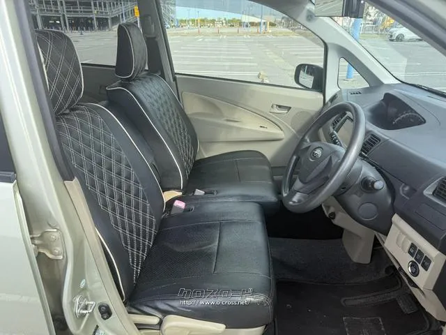 運転席シート廻りは使用感も少なく、良好な状態となっています。丁寧に使われていたことがよくわかりますね。 スバル ステラ